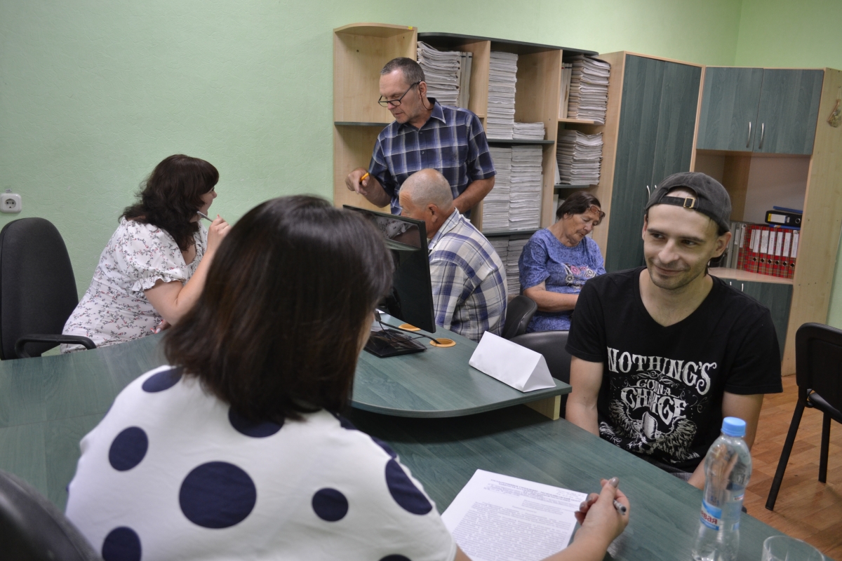 В Лутугино состоялся II федеральный этап Всероссийской ярмарки трудоустройства «Работа России. Время возможностей»