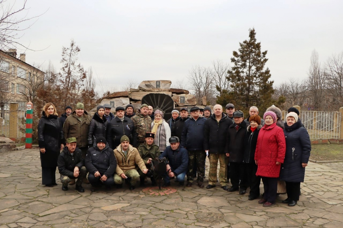 Лутугинцы почтили память погибших воинов-интернационалистов