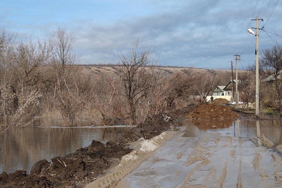 Вода начала постепенно уходить: Что происходит в затопленном поселке Белом