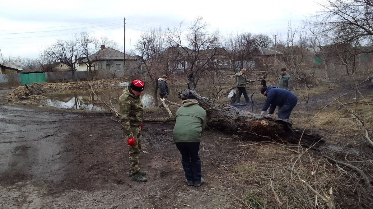 ДЕПУТАТ СОВЕТА ЛУТУГИНСКОГО МУНИЦИПАЛЬНОГО ОКРУГА НИКОЛАЙ КЛИМЕНКО ПРИНЯЛ УЧАСТИЕ В РАБОТАХ ПО РАСЧИСТКЕ РУСЛА РЕКИ БЕЛАЯ