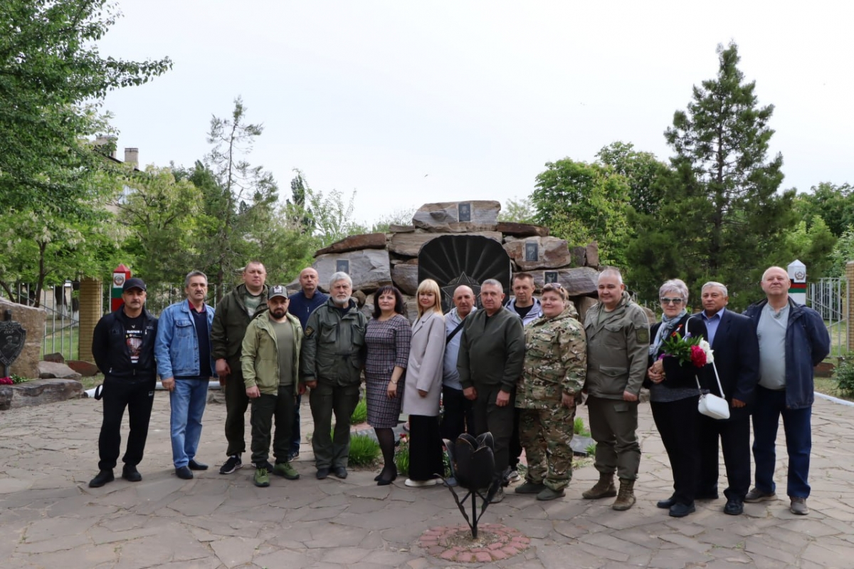 В Лутугино состоялось возложение цветов, посвященное Дню начала вывода советских войск из Афганистана