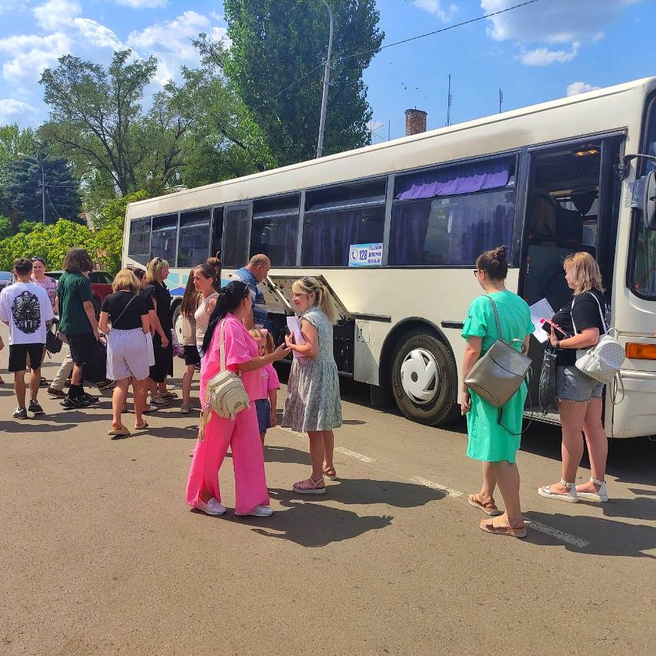 Школьники Лутугинского муниципального округа в рамках проекта «Университетские смены» отправились в Москву