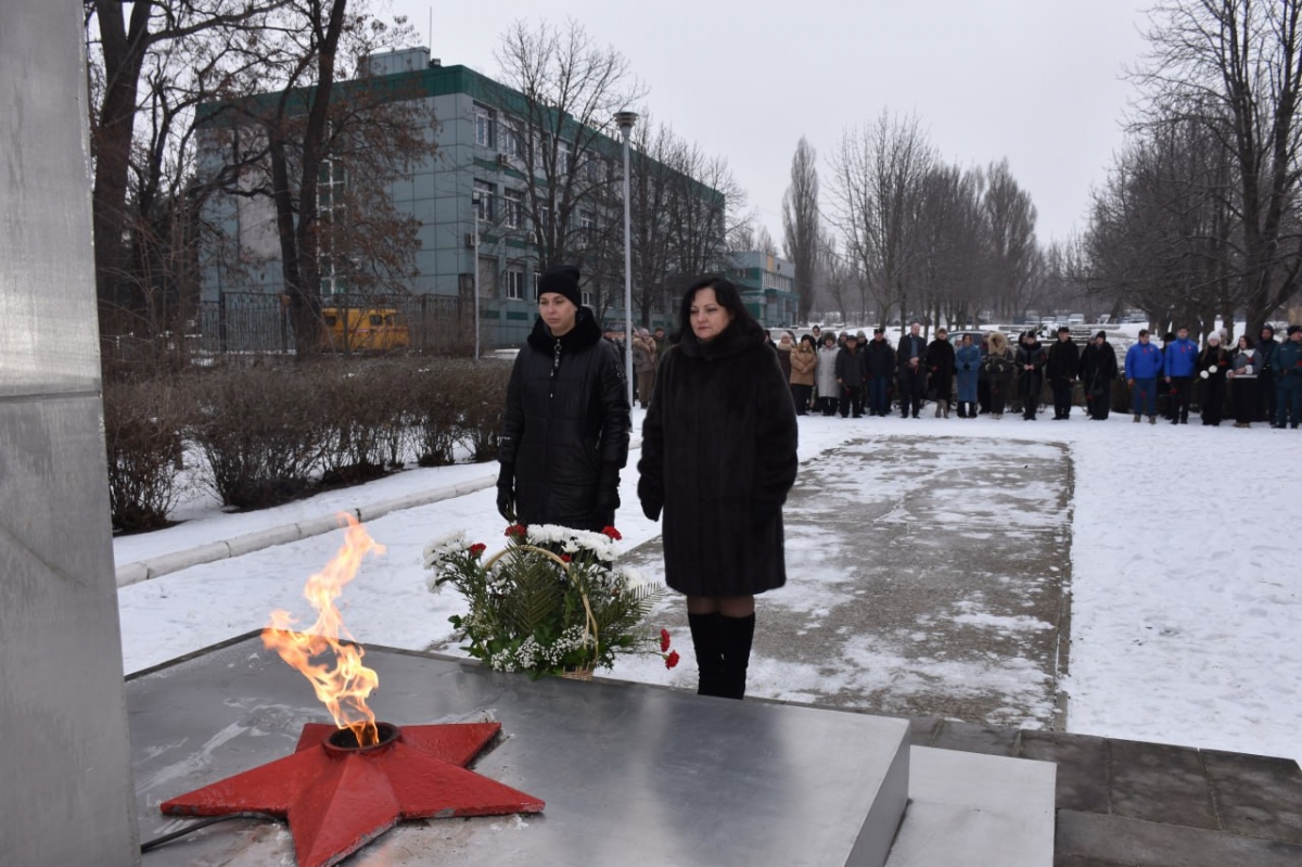 ЛУТУГИНЦЫ ОТМЕТИЛИ 82-Ю ГОДОВЩИНУ ОСВОБОЖДЕНИЯ ГОРОДА ОТ НЕМЕЦКО-ФАШИСТСКИХ ЗАХВАТЧИКОВ